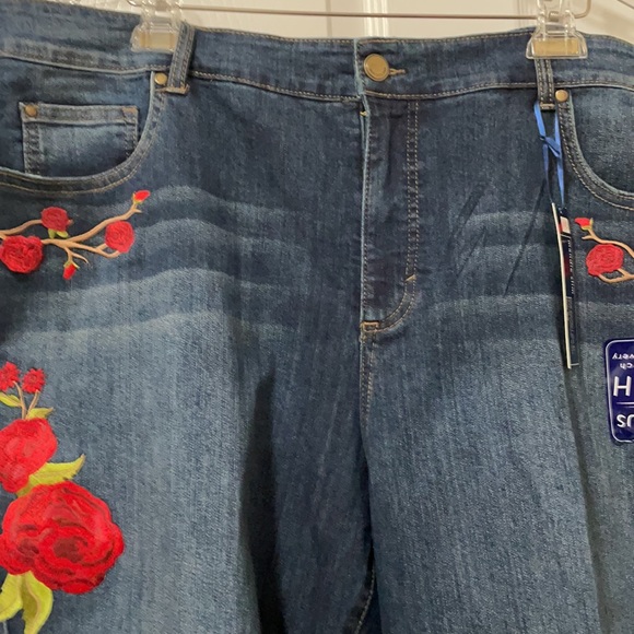 Jeans - Picture 2 of 3